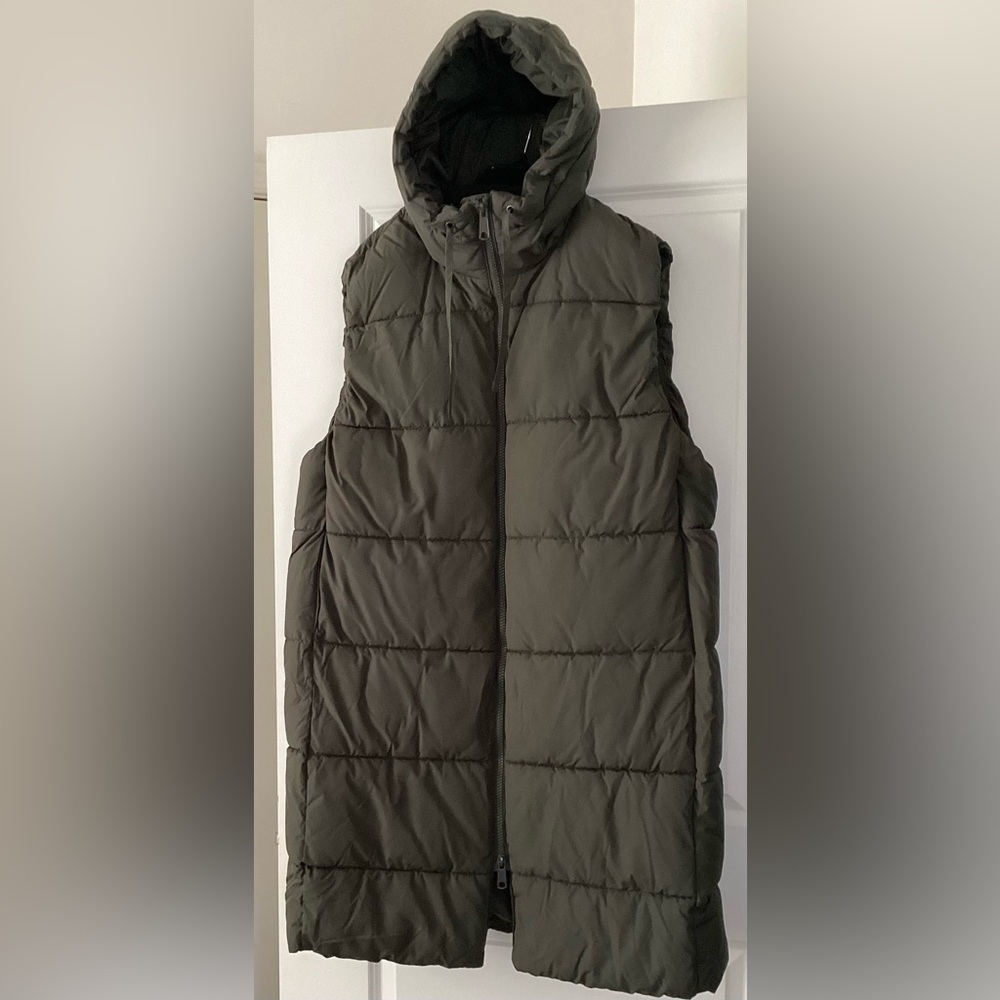 H&M Hooded Puffer Vest